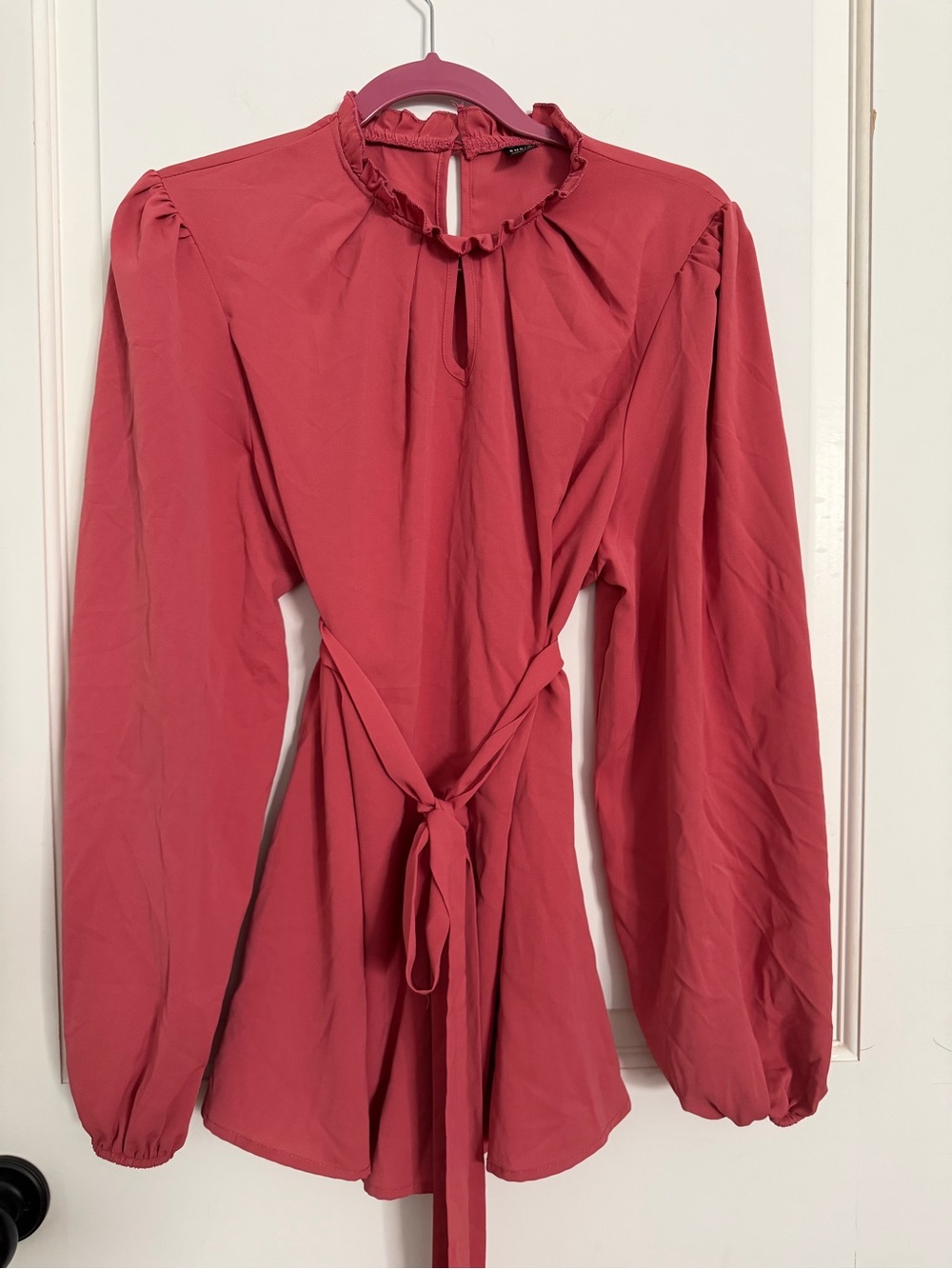 Size XXL, long sleeve maternity top with billow sleeves. loose & flowy